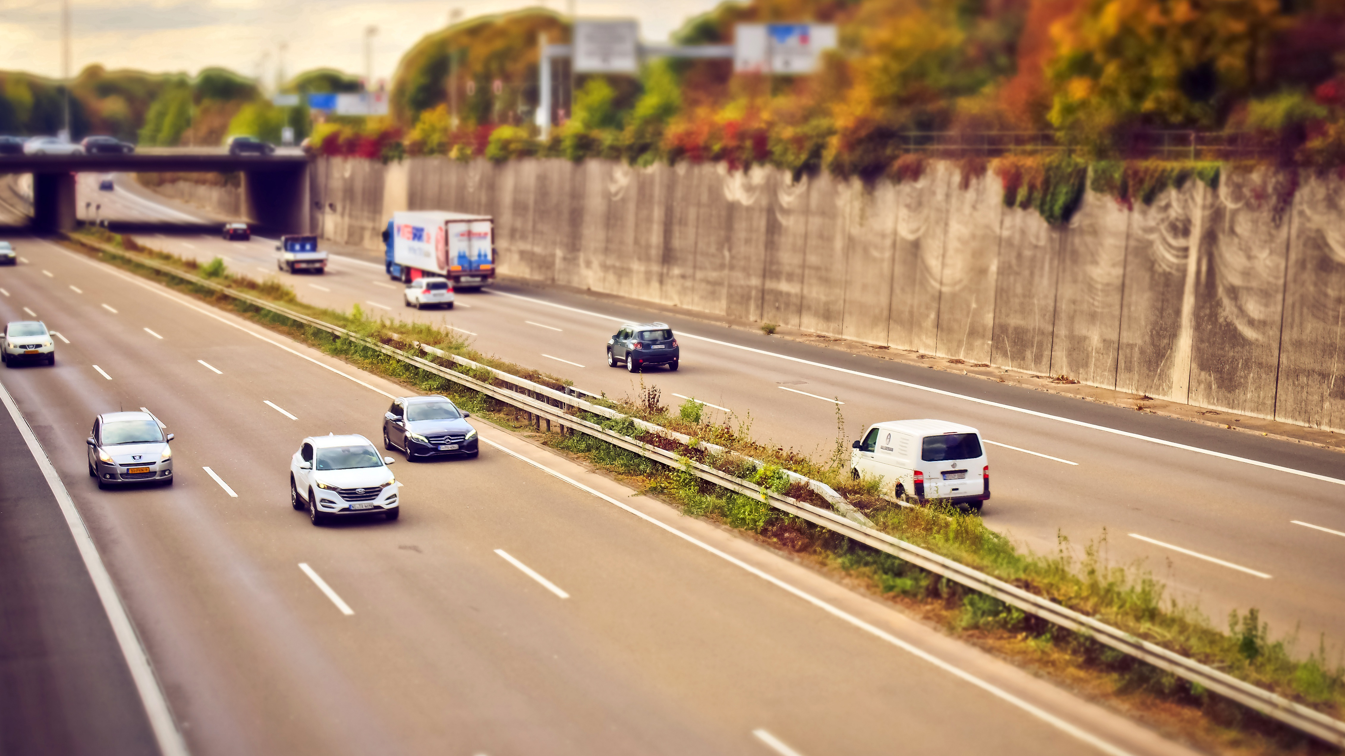 multiple cars on a freeway