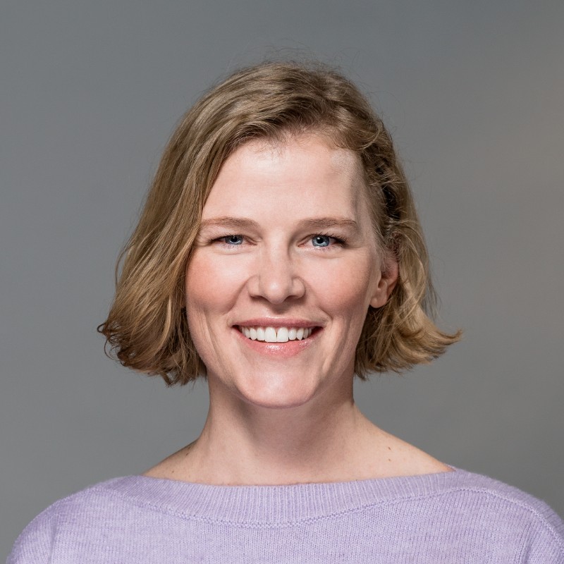 Jenn Knight's headshot 