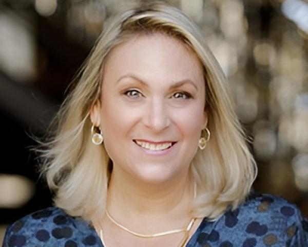 Profile picture for user JulieShafiki